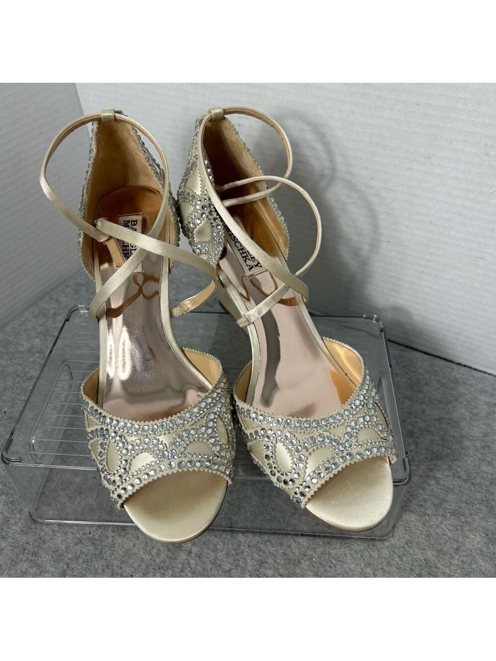 Badgley Mischka Satin Gillian Wedges Crystal Accents Sz 9 Cream